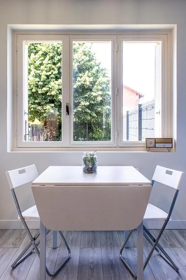 Maisonnette Avec Jardin, Parc Du Chene Apartment Bron